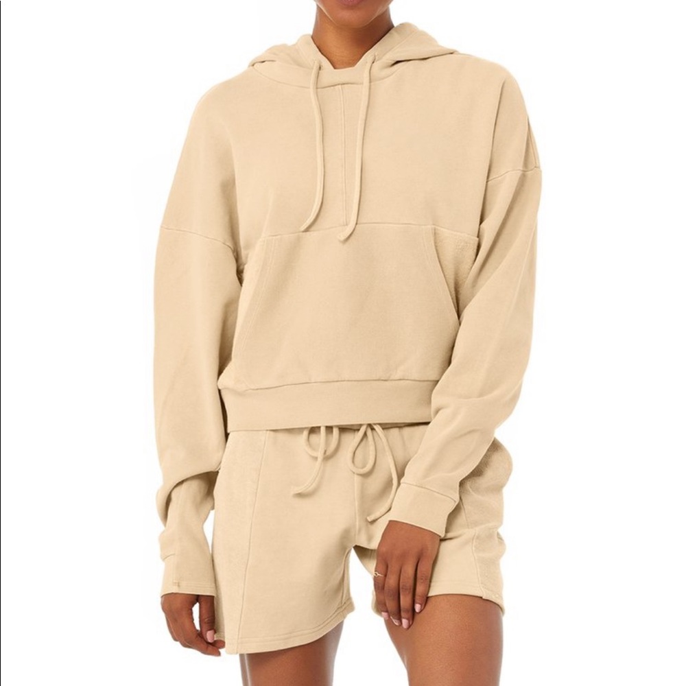 Alo Yoga Avenue hoodie and sweat shorts set. NWT.